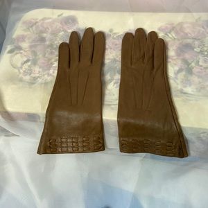 EUC Miss Aris light brown nylon lined gloves, size 7